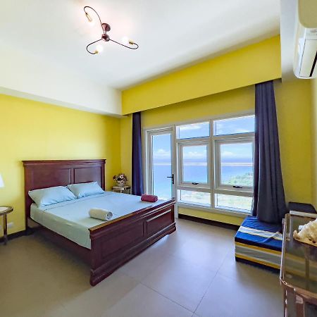 Villa 1Br Oceanfront At Arterra, Fast Wifi, Nflix, Kitchen à Île de Mactan Extérieur photo